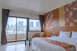 Deluxe Double or Twin Room, 1 Bedroom, Balcony, City View | Minibar, desk, blackout curtains, free WiFi - Forum Park Hotel (Bangkok)
