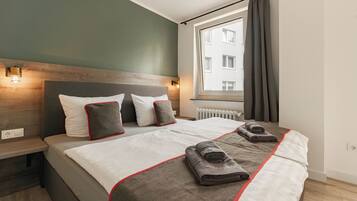 Doppelzimmer | Schreibtisch, laptopgeeigneter Arbeitsplatz, kostenloses WLAN