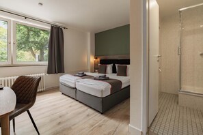 Twin Room | Desk, laptop workspace, free WiFi, bed sheets - Hotel Enger Hof (Düsseldorf)