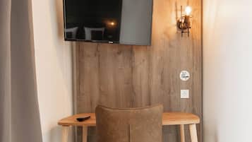 Double Room | 1 bedroom, desk, laptop workspace, free WiFi