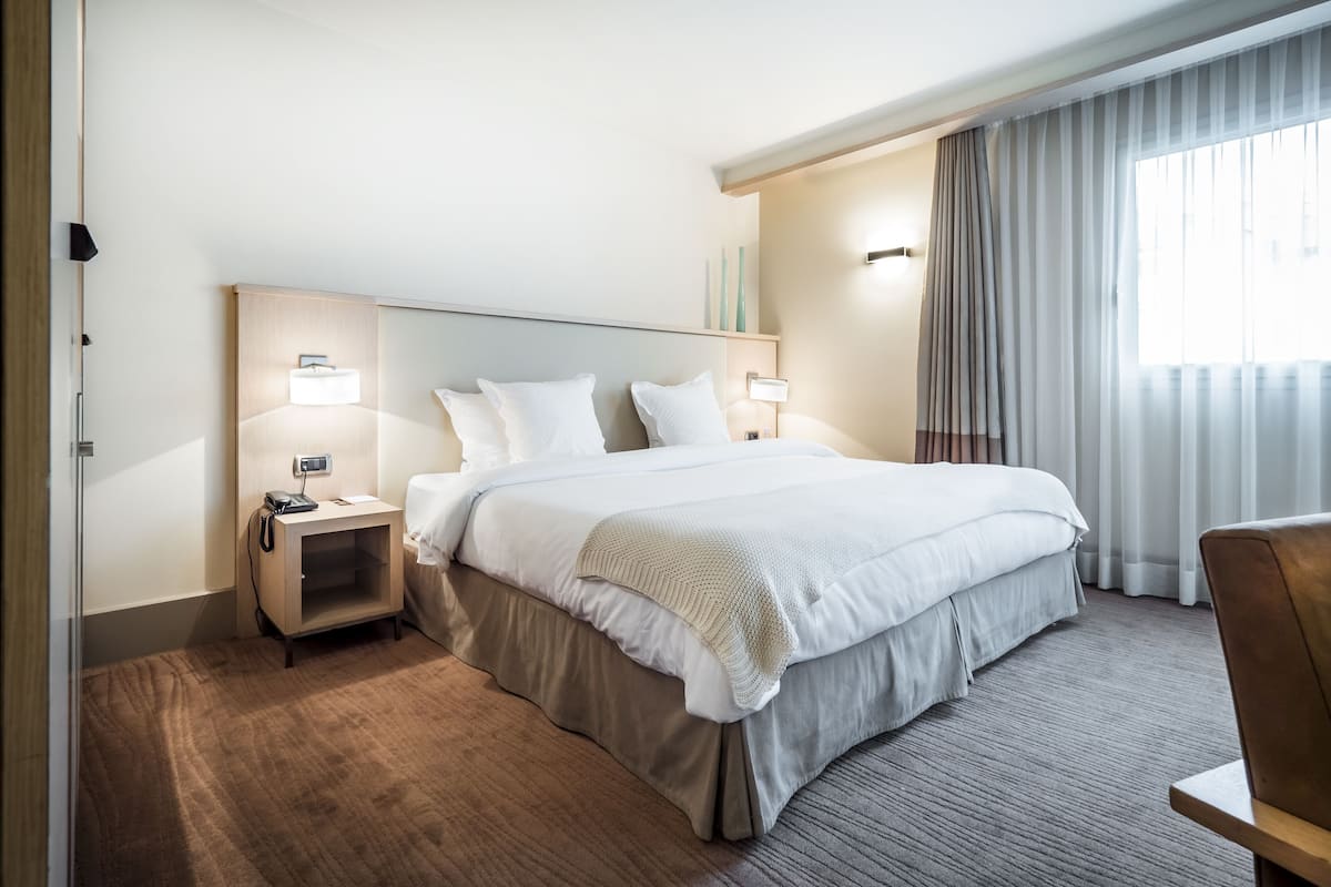 double room | premium bedding, in-room safe, desk, blackout curtains