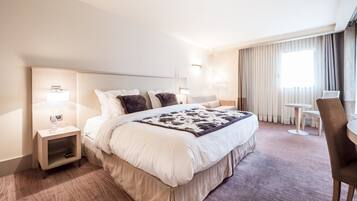 Premium bedding, in-room safe, desk, blackout curtains