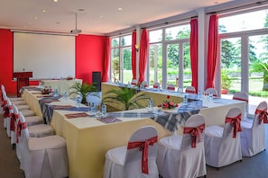 Meeting facility