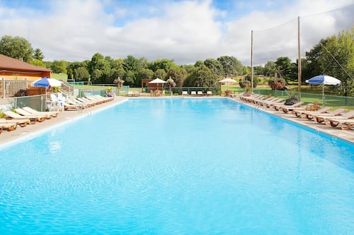 Indoor pool, seasonal outdoor pool, sun loungers