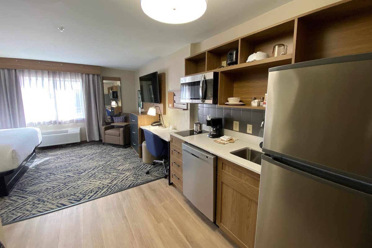 1 bedroom, desk, soundproofing, iron/ironing board