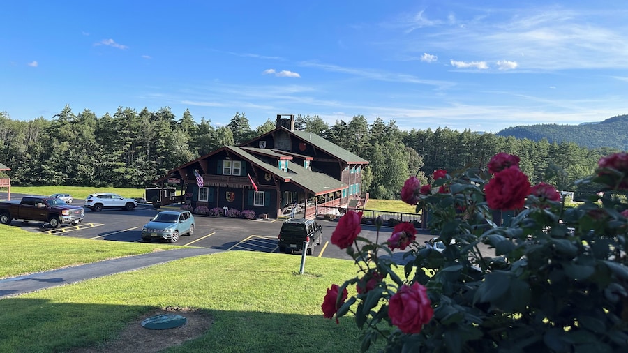 Swiss Chalets Village Inn