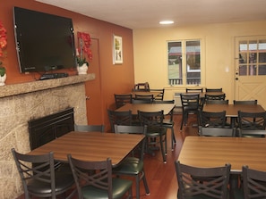 Free daily continental breakfast