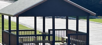 Swiss Chalets Village Inn