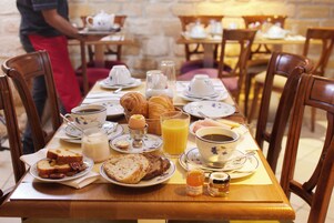 Daily buffet breakfast (EUR 18 per person)