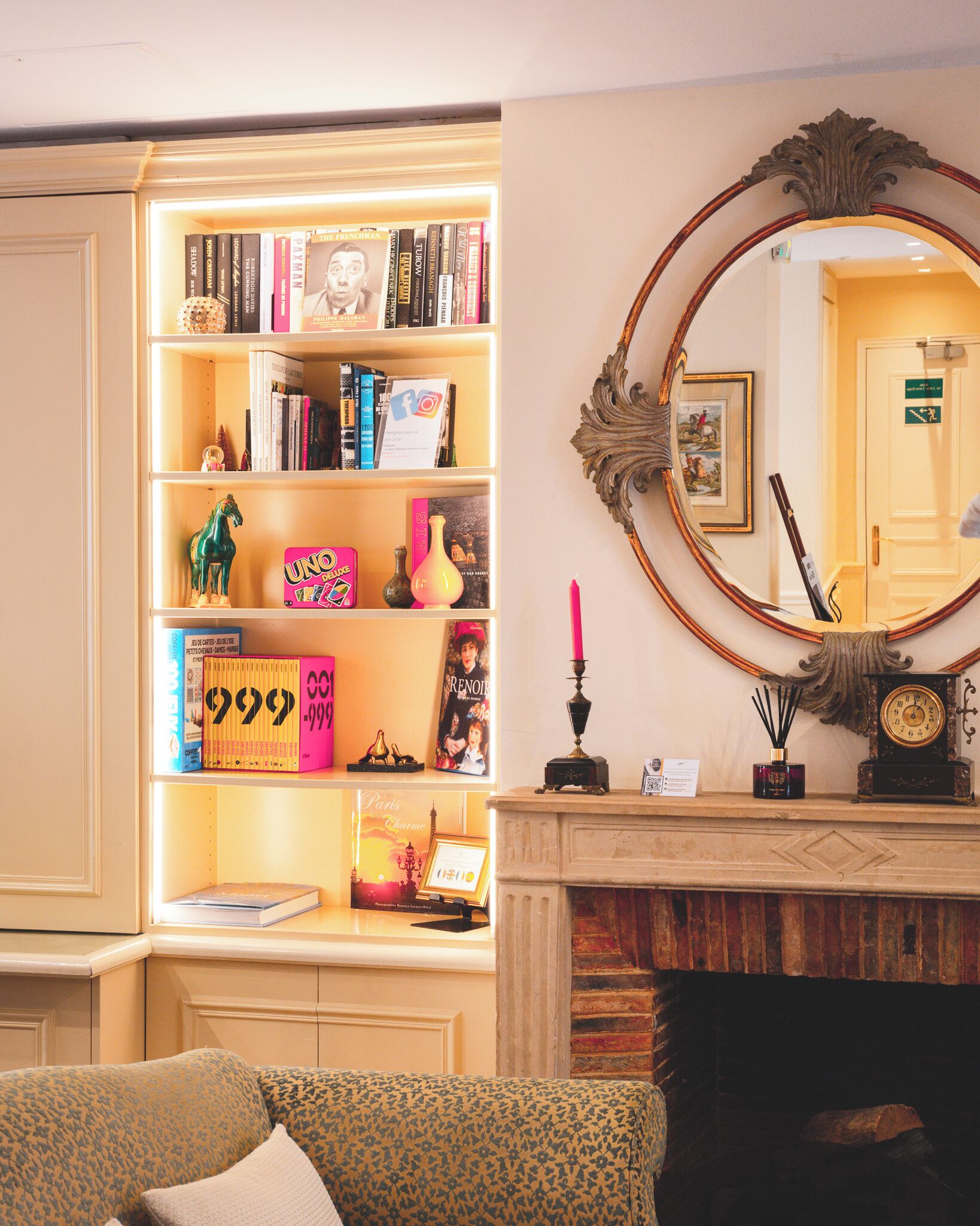 lcd tv, ipod dock, mp3 dock