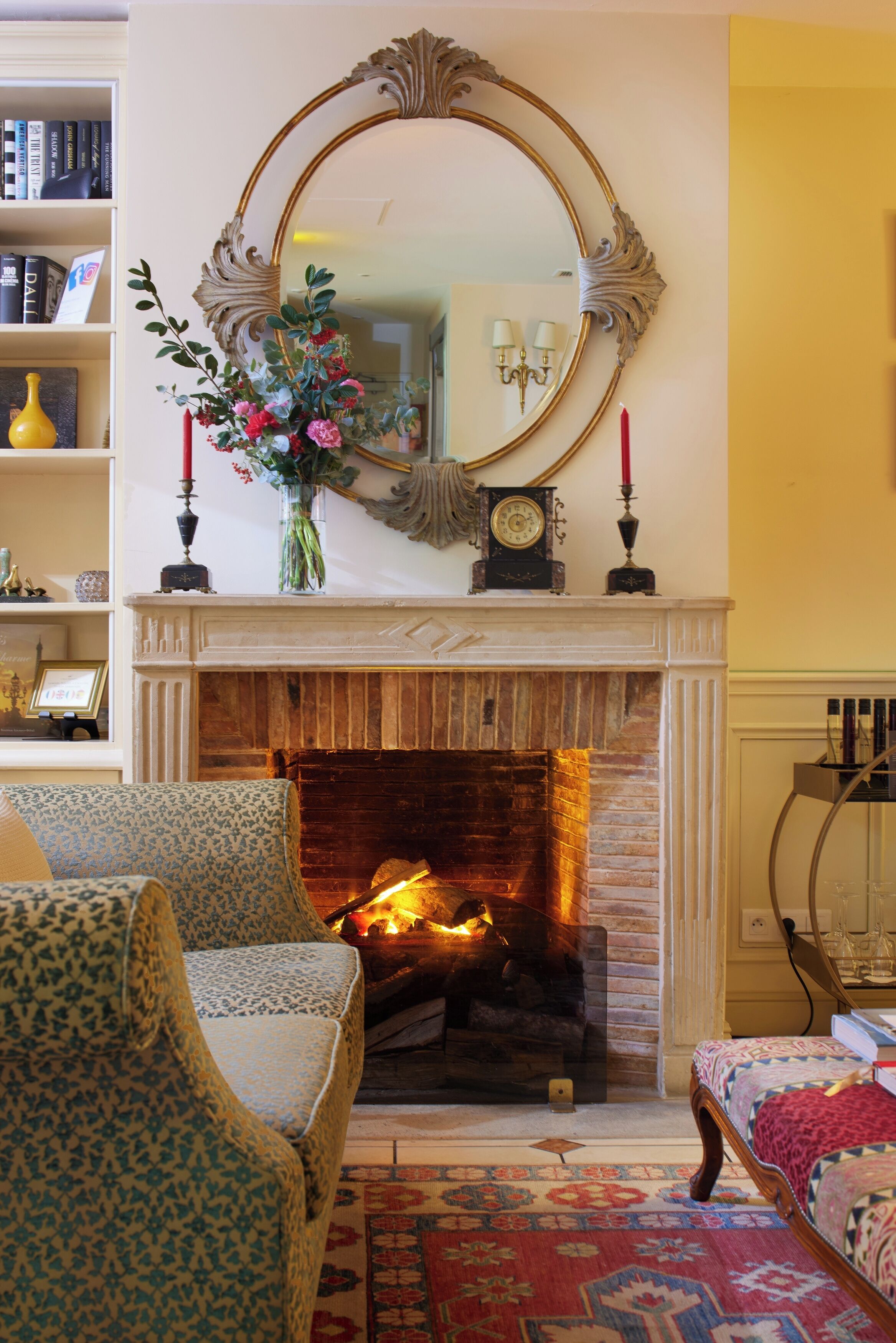 lcd tv, ipod dock, mp3 dock