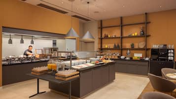 Tägliches Frühstücksbuffet gegen Gebühr