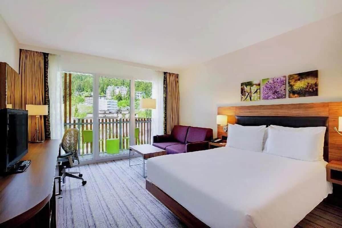 Select Comfort beds, in-room safe, desk, laptop workspace