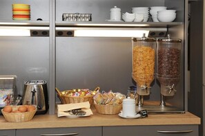 Free daily buffet breakfast  - Hôtel De La Dent-du-Midi (Saint-Maurice)