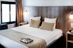 Minibar, in-room safe, desk, blackout drapes - Hotel Panorama (Lourdes)