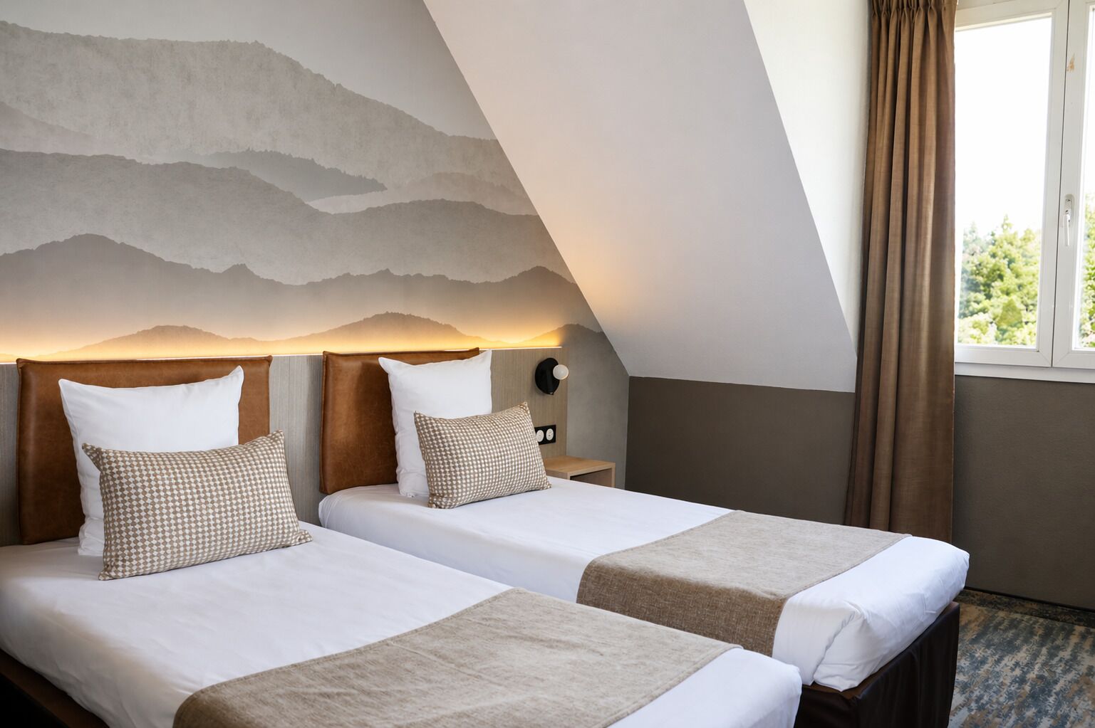 Standard Duplex | In-room safe, blackout drapes, soundproofing, free WiFi