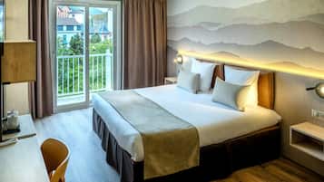 1 bedroom, in-room safe, blackout curtains, soundproofing