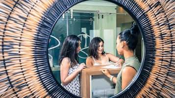 Soins corporels, soins d'aromathérapie, massages aux pierres chaudes