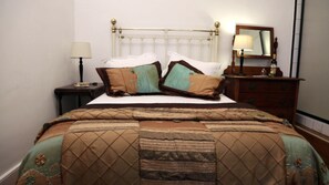 In-room safe, individually furnished, desk, free WiFi