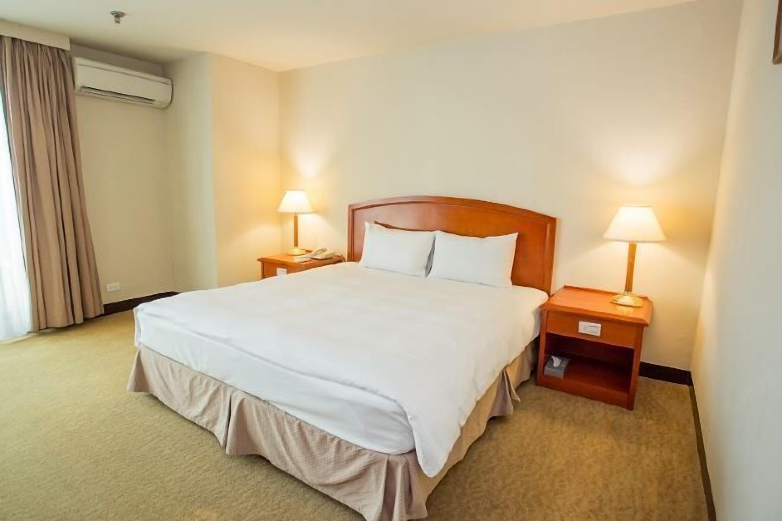 Premium bedding, down duvets, pillow-top beds, minibar