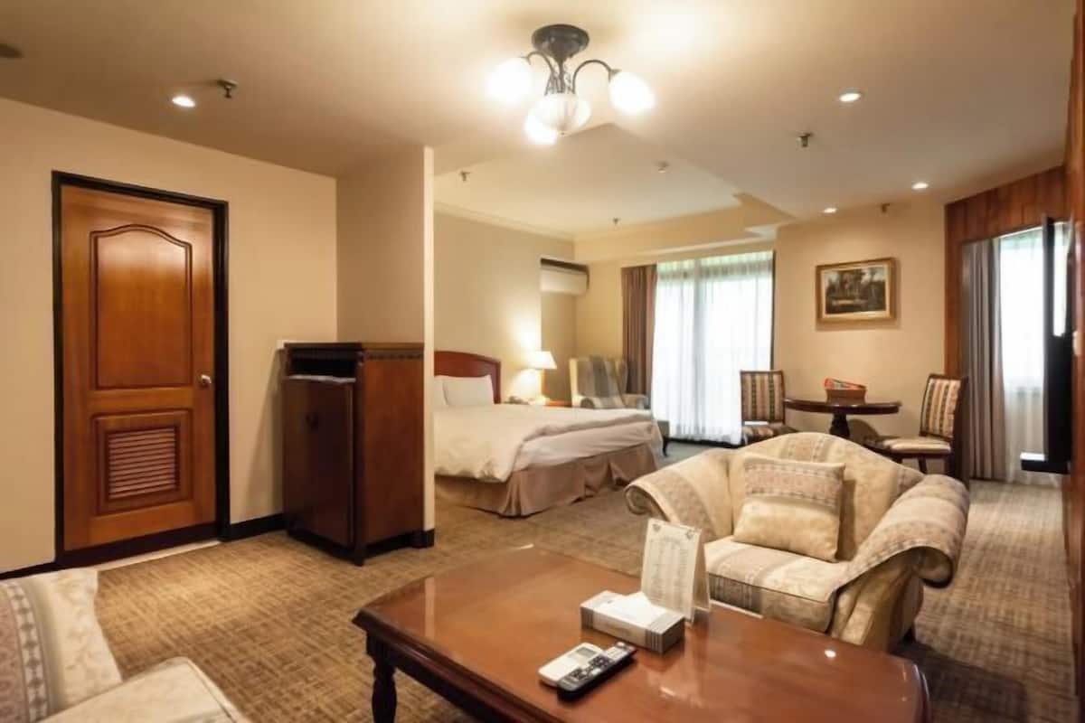 Premium bedding, down comforters, pillowtop beds, minibar