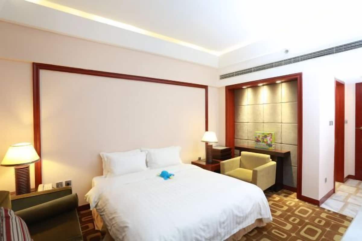 1 slaapkamer, een minibar, een kluis op de kamer, een bureau