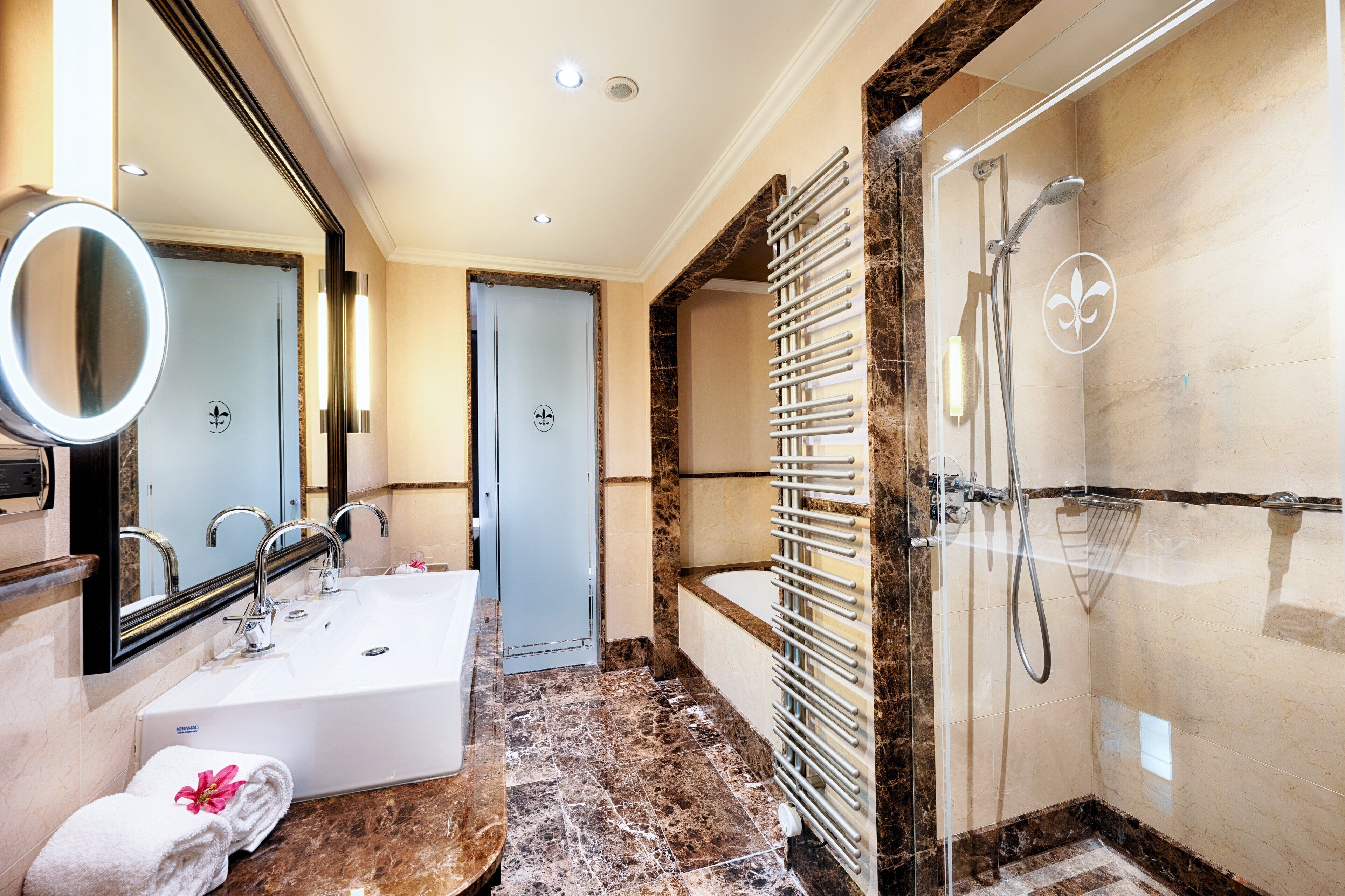 deluxe double room | bathroom | separate bathtub and shower, free toiletries, hair dryer, towels