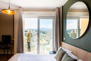 Standard Studio | In-room safe, desk, iron/ironing board, free WiFi - Nemea Appart Hotel Green Side Biot Sophia Antipolis (Biot)