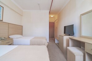 Soundproofing, free cots/infant beds, bed sheets - Club Hotel Pineta - All Inclusive (Marmaris)