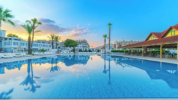 Indoor pool, 2 outdoor pools, pool umbrellas, pool loungers