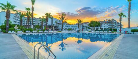 Indoor pool, 2 outdoor pools, pool umbrellas, sun loungers