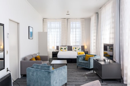 1 habitación, ropa de cama de alta calidad y escritorio