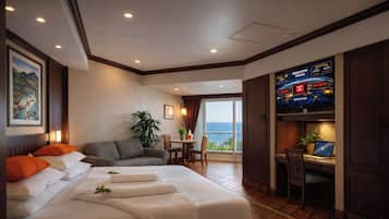 Studio Suite Ocean View | Egyptian cotton sheets, premium bedding, down duvets, pillow-top beds