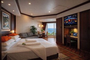 Studio Suite Ocean View | Egyptian cotton sheets, premium bedding, down comforters, pillowtop beds - Pacific Club Resort (Karon)