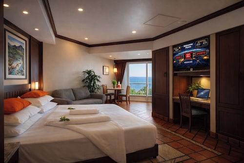 Pacific Club Resort