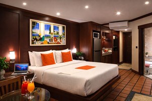 Egyptian cotton sheets, premium bedding, down comforters, pillowtop beds