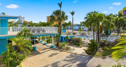 The Bayside Inn & Marina