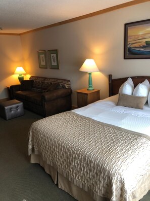 Iron/ironing board, free cots/infant beds, rollaway beds, free WiFi - Flat Creek Lodge (Hayward)