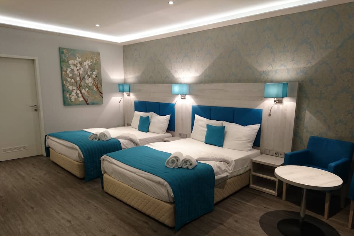 Family Bungalow | Hypo-allergenic bedding available, in-room safe, blackout drapes