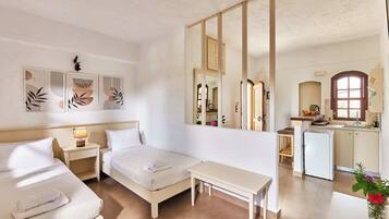 Standard Double or Twin Studio | Egyptian cotton sheets, premium bedding, pillowtop beds, in-room safe