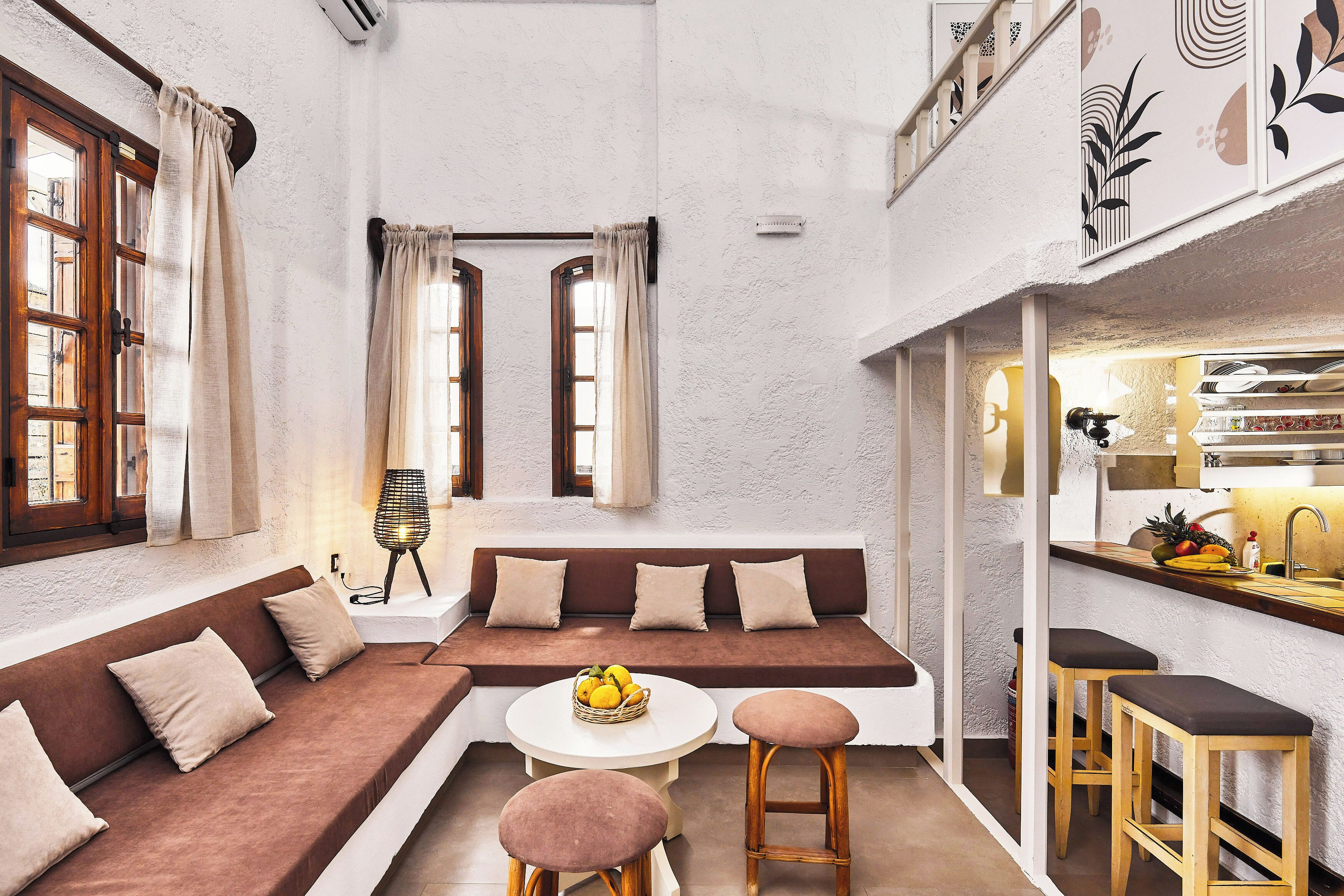 Maisonette for 5 Persons | Área de estar | TV de tela plana 43 polegadas com canais via satélite, TV