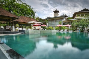 2 outdoor pools, open 6:00 AM to 8:00 PM, pool umbrellas, pool loungers - Villa Puri Ayu (Denpasar)