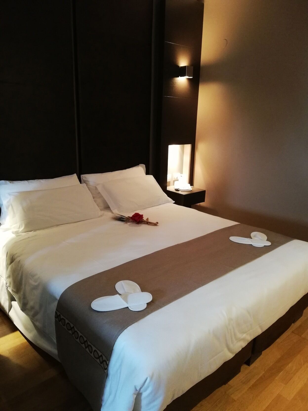 Down comforters, minibar, in-room safe, desk
