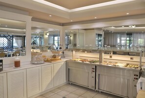 Breakfast, lunch and dinner served  - Anastasia Hotel Stalis  (Hersonissos)