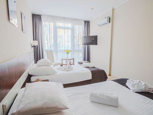 Holiday Beach Budapest Wellness & Conference Hotel