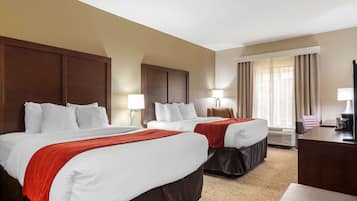 Habitació estàndard, 2 llits de matrimoni, no fumadors | 1 dormitori, cortines opaques i planxa i posts de planxar