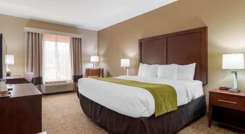 Blackout drapes, iron/ironing board, free cribs/infant beds, free WiFi