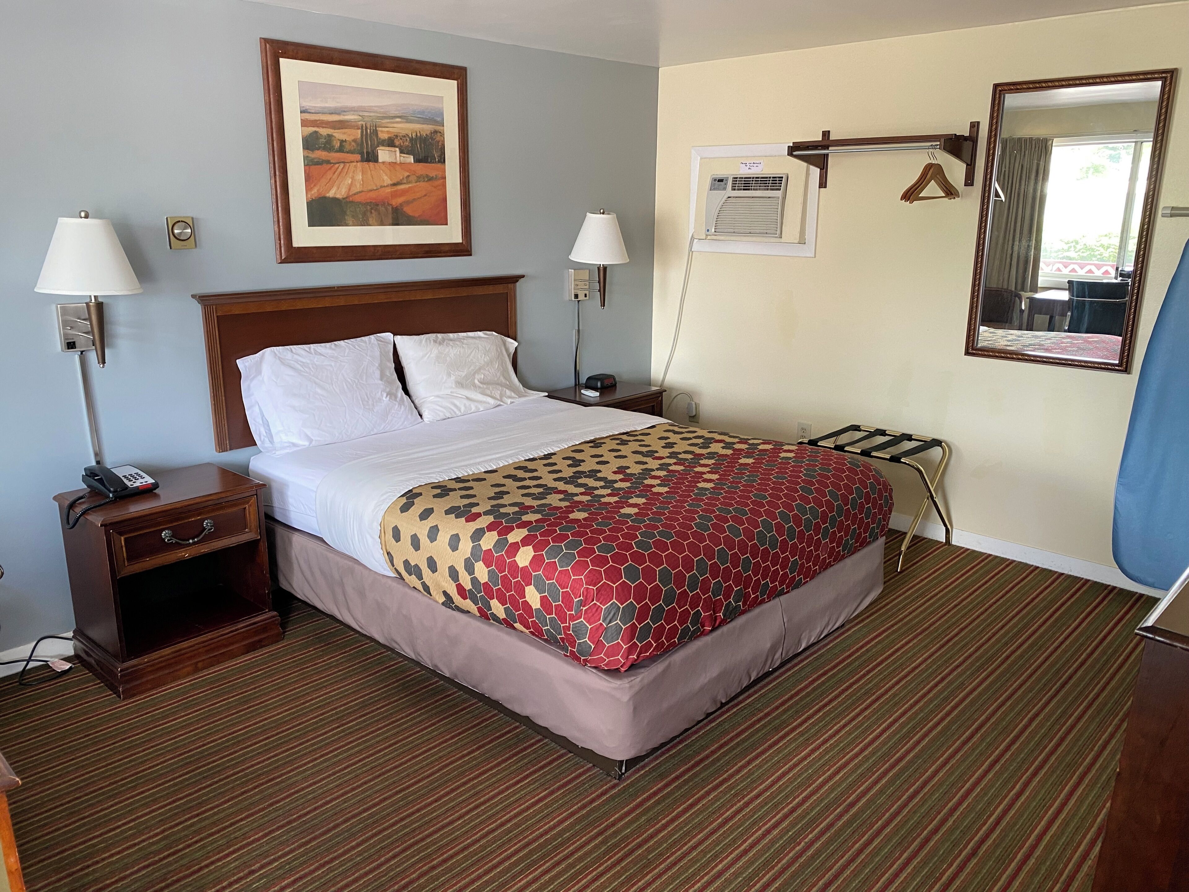 Desk, iron/ironing board, free WiFi, individually furnished