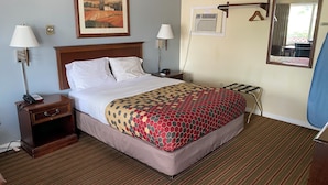 Standard Room, 1 Queen Bed | Desk, iron/ironing board, WiFi (free), individually furnished - Relax Inn (Brunswick)
