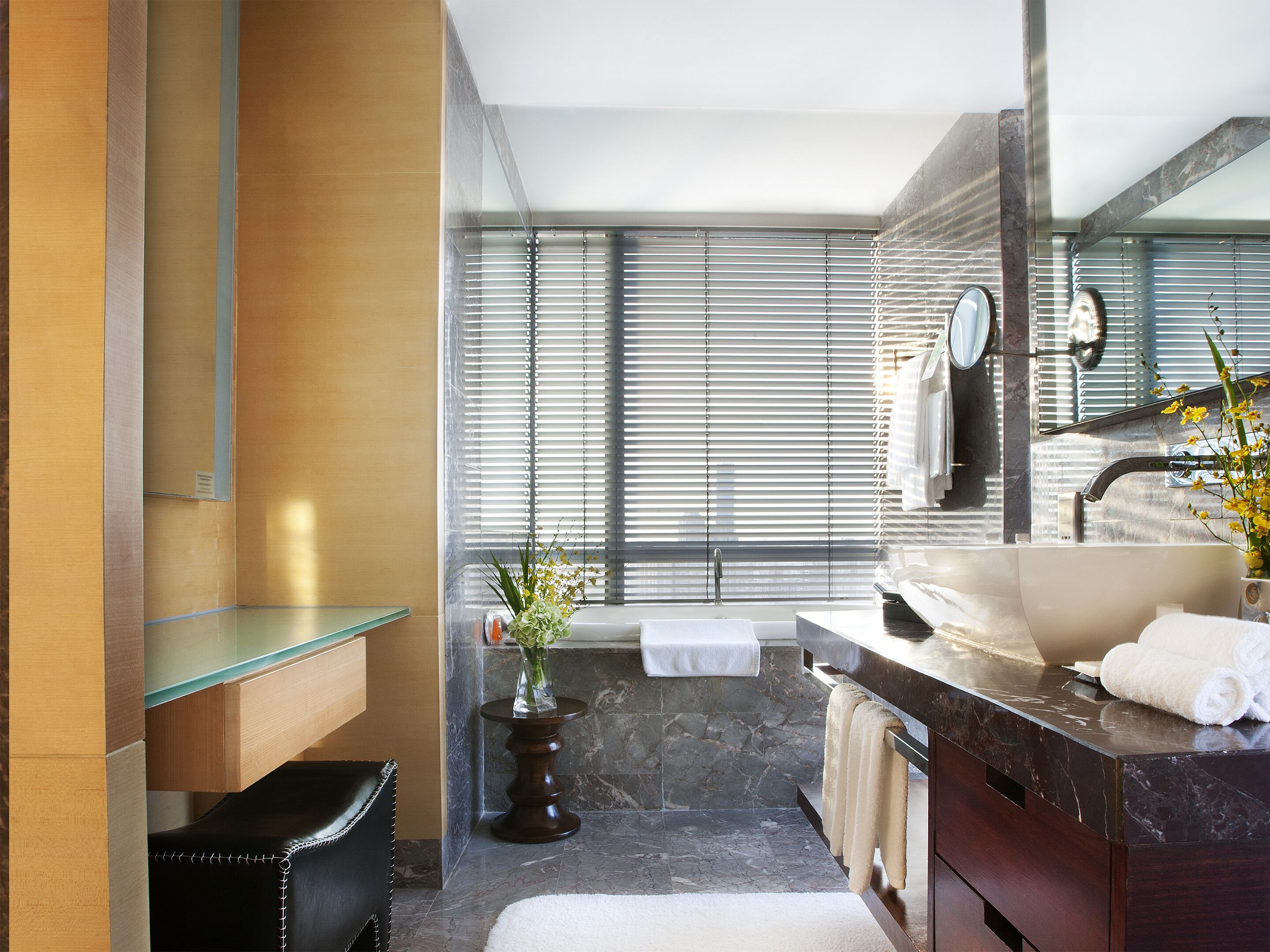 separate bathtub and shower, rainfall showerhead, free toiletries